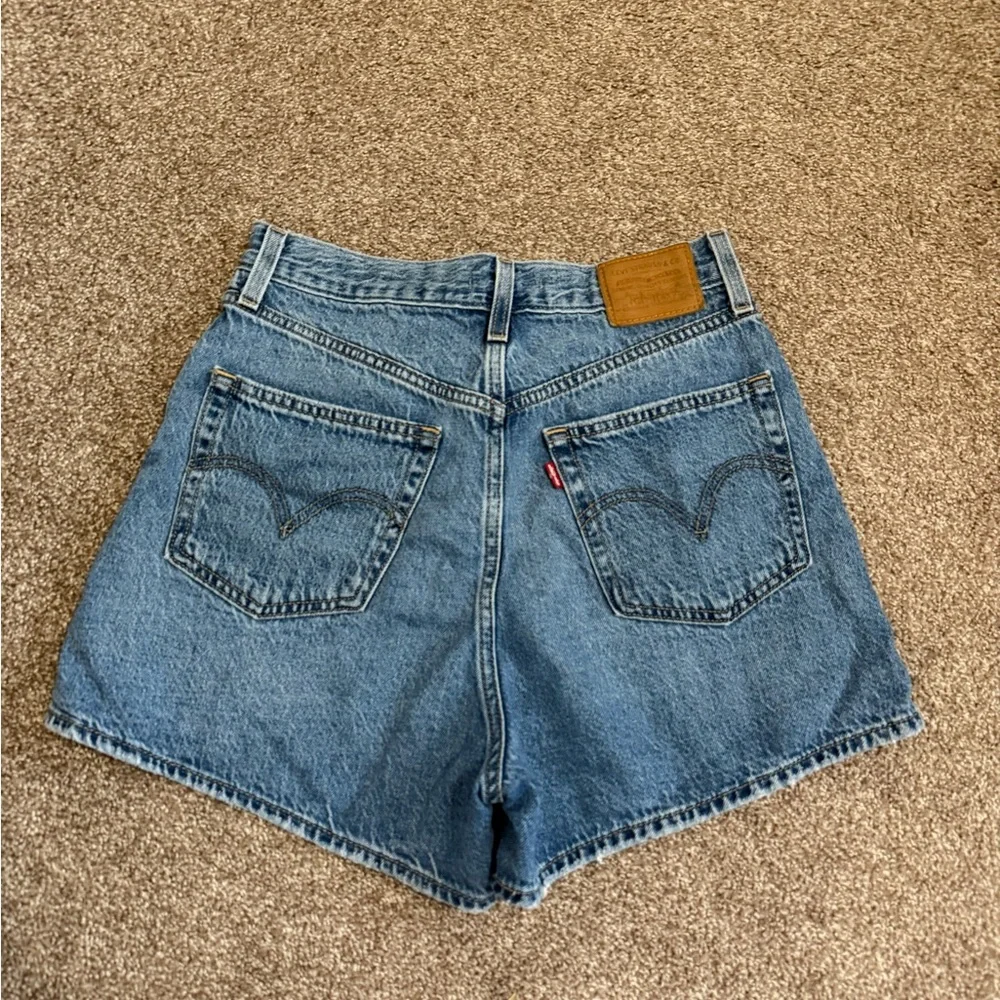 Levi’s Women's High Waisted Shorts - Picture 2 of 3